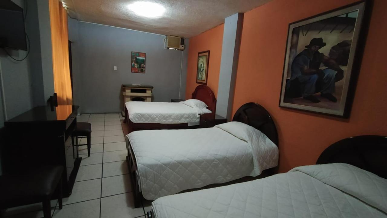 Hotel Puerta Del Sol Santo Domingo de los Colorados Exteriér fotografie